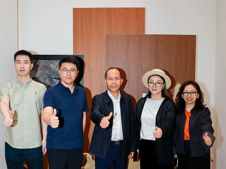 1775640402567029.jpg 1775640402567029.jpg